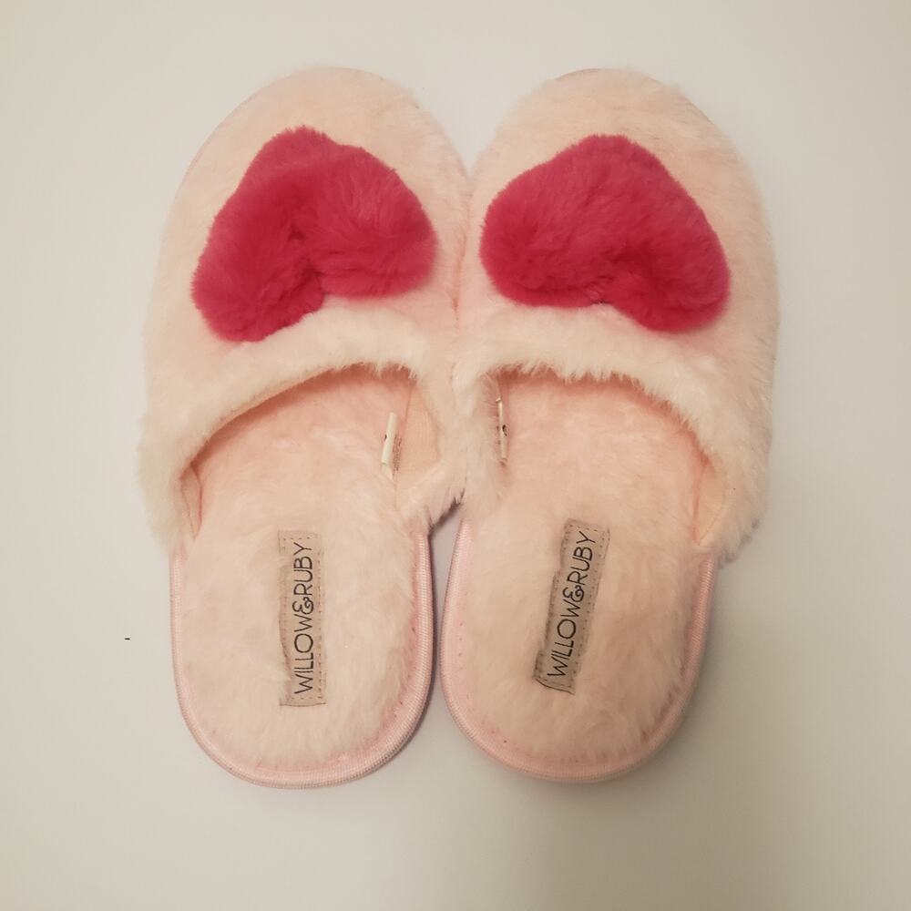 Willow & Ruby Fuzzy Rose Hot Pink Heart Lounge Slippers Women 8-9 Medium #A37PJ
